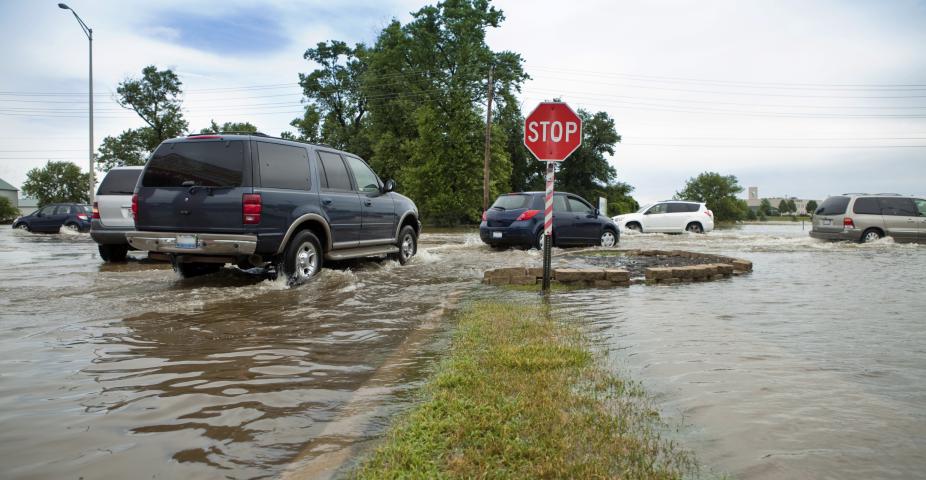 Flood road, cars